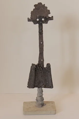 Totem I, 2016 – found object, cement, 2016